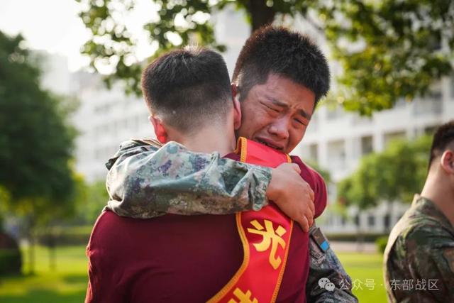 最后一道军令：送战友！