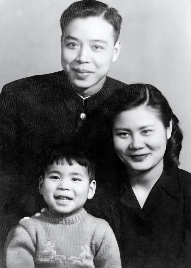 冯理达:爱国将领冯玉祥的后代,一生捐款300万,去世仅剩85元钱