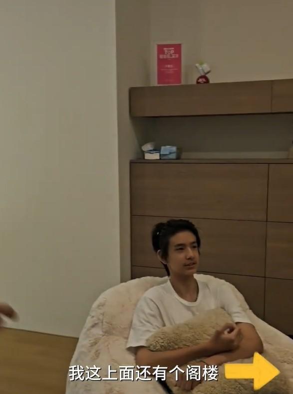 潘粤明儿子15岁大变样！身高直逼180，胡须茂盛惊呆网友