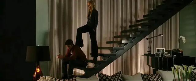 美国大尺度“三级片”《蔓延》剧情层层递进，看完直呼过瘾！