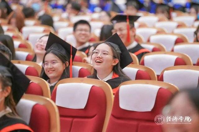 毕业致辞丨李勇：你的核心竞争力是破除内卷的有力武器