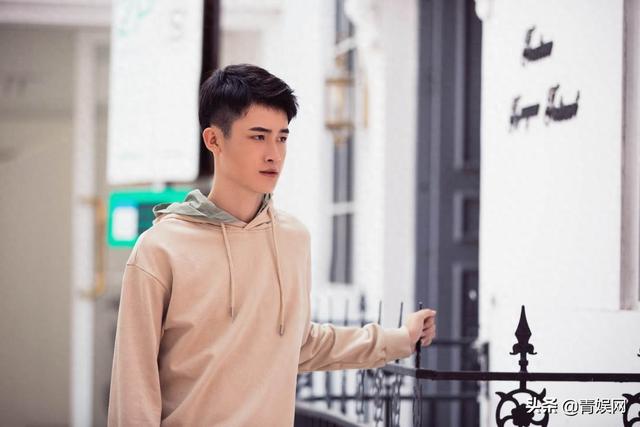 谷昊峰已过完成年生日,帅气模样吸睛