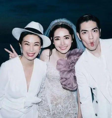 萧敬腾终于承认恋情了！能让萧敬腾大方公开的居然是她？