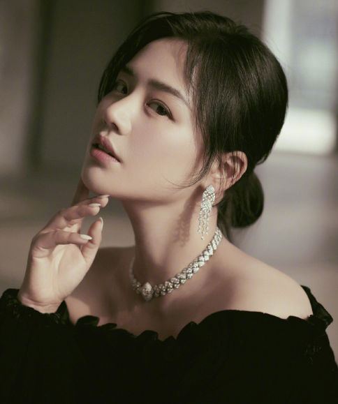 王俊凯和马思纯强强联合，新电影《断桥》官宣，年度烧脑悬疑大片