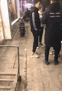 柳岩辽宁春晚小品《大腕来袭》中的护士装，演绎别样美丽