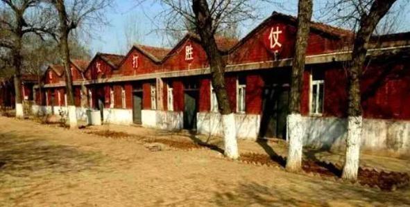 海军中将好色成性！淫乱文工团女兵，敛财上亿，最终栽在情妇身上