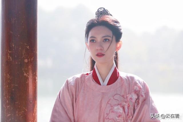 上海戏剧学院美女主持人林杰妮迷人美照欣赏，真好看