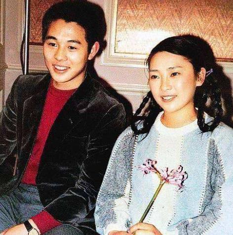 李连杰女儿为妈庆生，两姐妹长相似复制，小女儿抑郁症反复引担忧