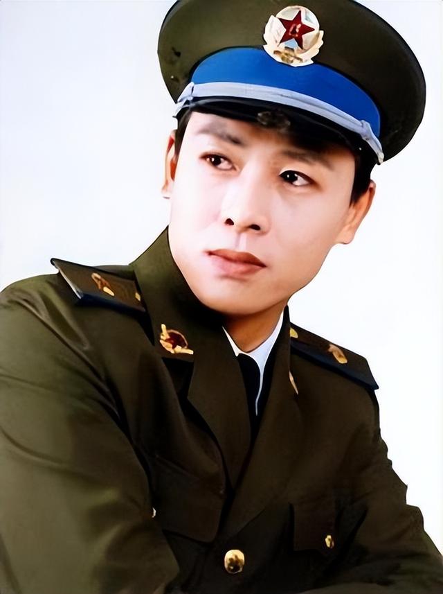 演员胡亚捷：和汤静3次闹离婚，屡败屡战，结果越闹感情越好