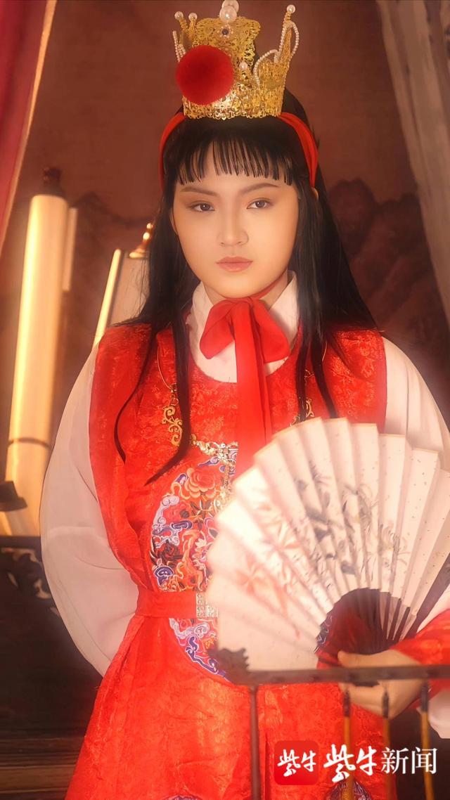 “不务正业”的95后医学生做美妆博主，一人演活一部《红楼梦》