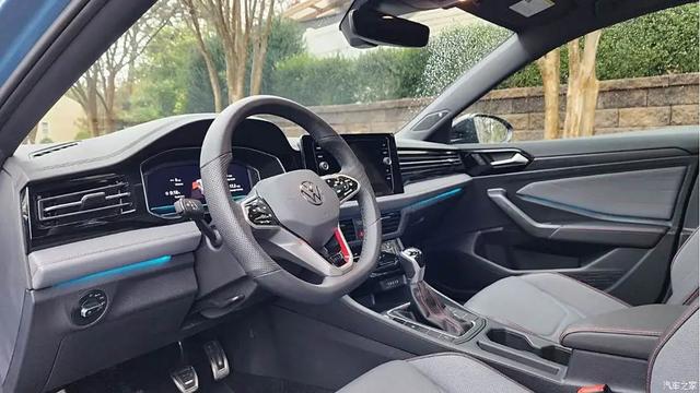 Jetta 比老车型便宜！蜂窝格栅、18英寸大轮圈，大众能延续神话吗
