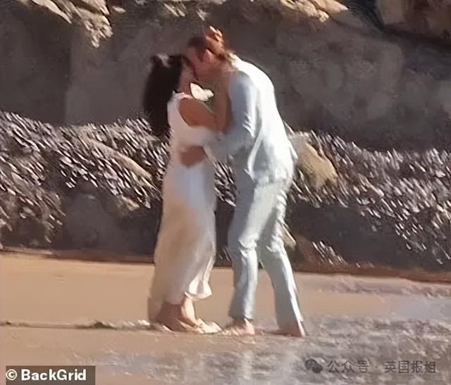 侃爷老婆要离婚？卡戴珊甜吻新男主毫不在意，网友：幸好她已逃了