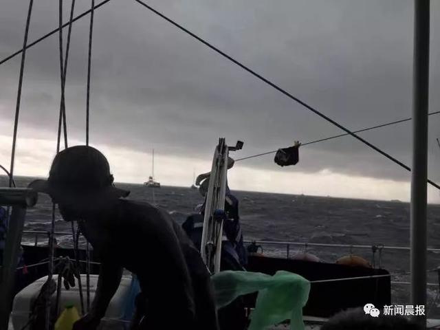 济南一男子砍死妻子后自杀！6岁女儿目睹一切｜中国女记者亲历普吉岛翻船事故：有生以来最可怕的两个半小时