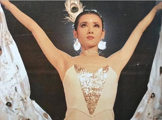 “人间异类”杨丽萍，她是仙子还是疯子？