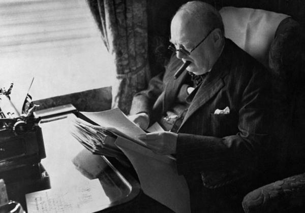 研究发现学历越高越长寿，读大学能让你多活几年？丨双语晨读