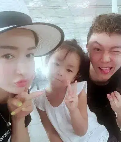 被埋没的童星？演李连杰儿子的谢苗，妻子是我们熟悉的何彦霓