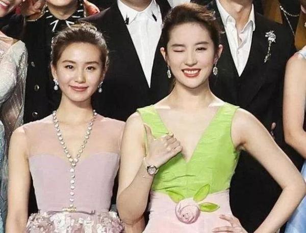 《芳华》女二钟楚曦惊艳四座：拉开女人之间差距的，其实是这点