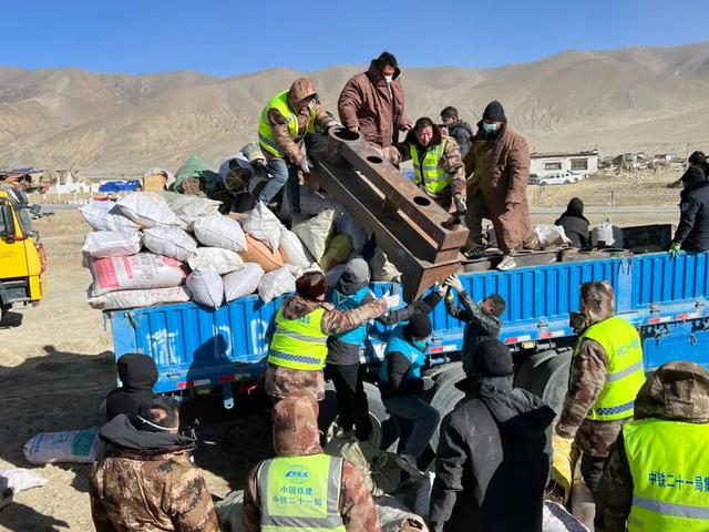 抗震一线法院人——定日抗震救灾掠影