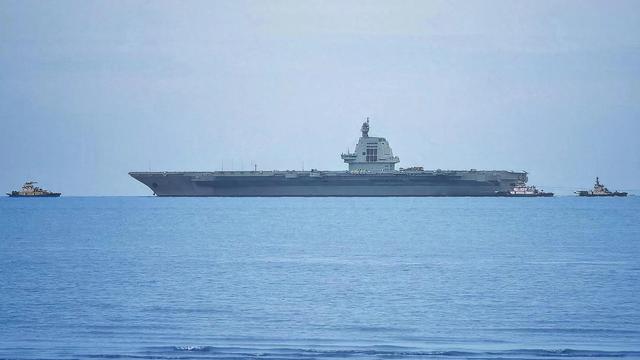 俄罗斯专家看到福建舰首航东海，评价赞誉，这次是真的心服口服了