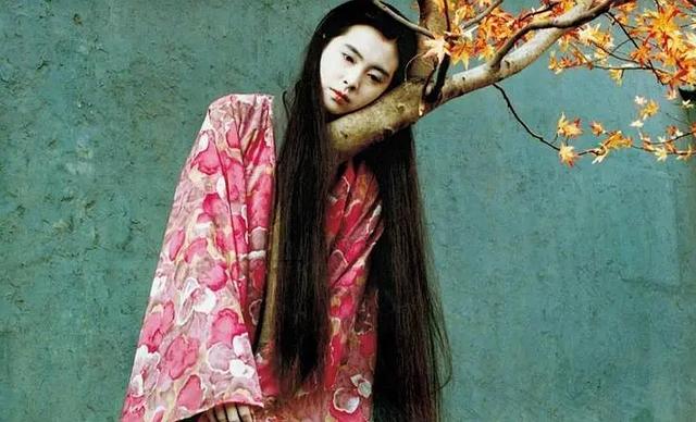 1990年，王祖贤与单立文上演大尺度对手戏，因太吓人被禁映