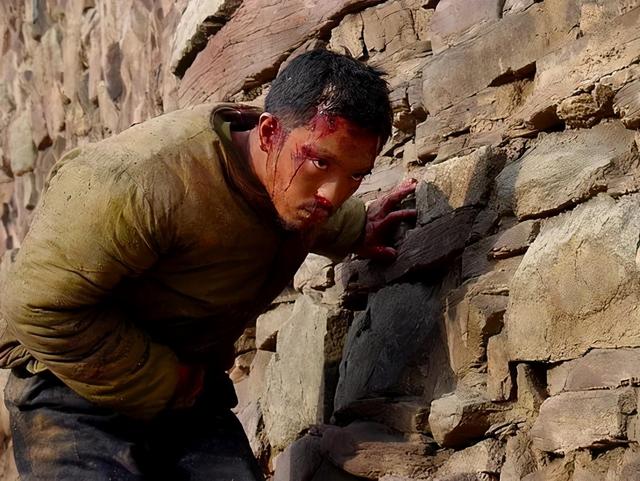 从富大龙被忽视的电影《天狗》，来看人性到底有多“恶”？