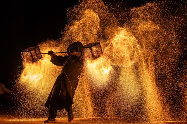 首个“非遗版”春节，上海影视乐园打造“影视+”产品激发消费活力