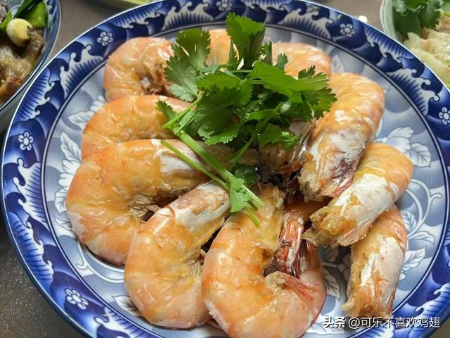 大年初二，广东女子回娘家做一桌子菜，母亲却不高兴：太浪费了