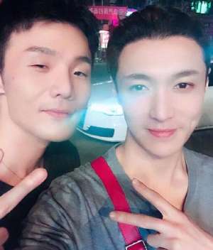 亲爱的他(李荣浩称张艺兴为“亲爱的”，还为他亲自怼黑粉)