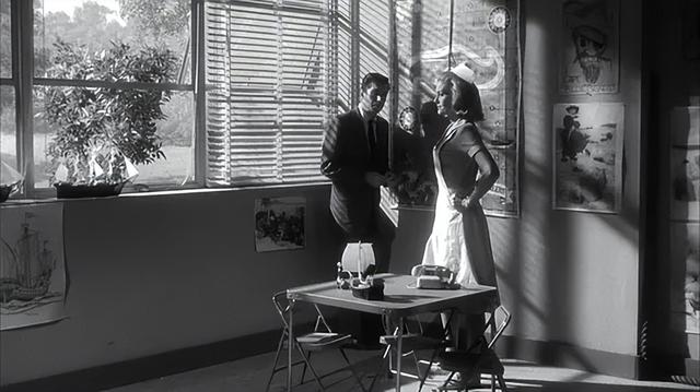 电影《裸吻》：以黑暗的氛围、紧凑的剧情以及惊悚动作场面而闻名