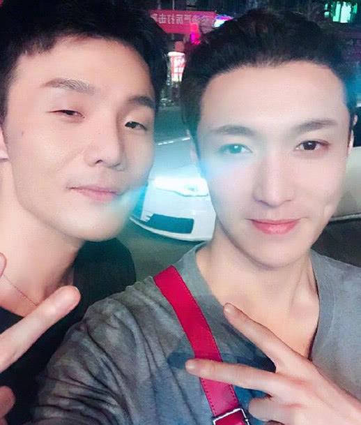 李荣浩称张艺兴为“亲爱的”，还为他亲自怼黑粉