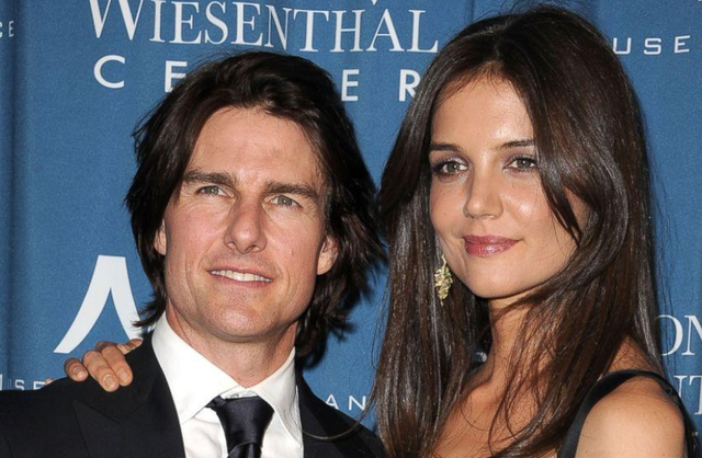 阿汤哥的女儿：18岁身高超过1.7米，长得越来越像母亲很漂亮