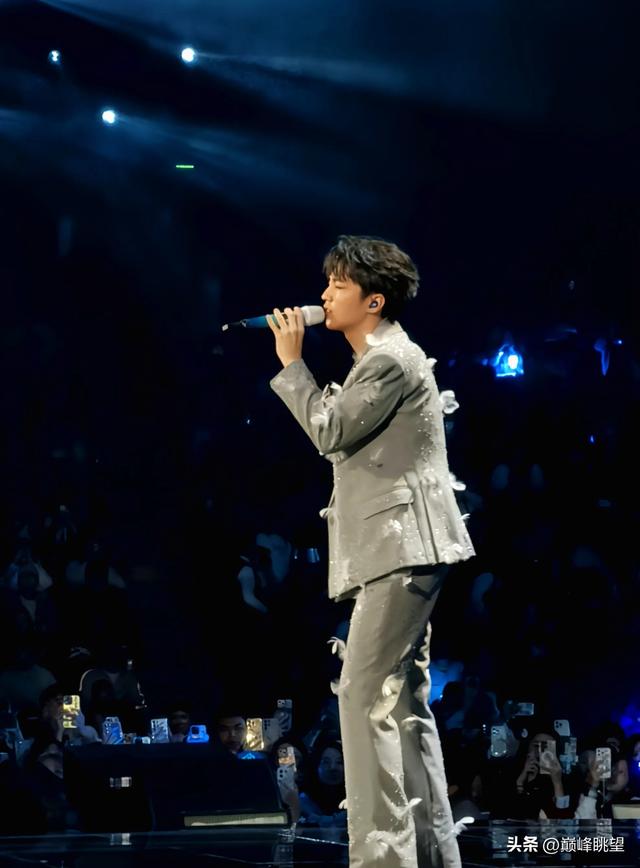 王俊凯新歌《大概》登顶