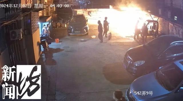 沪一小区深夜突发险情！居民纷纷夺门而出，一波“神操作”……