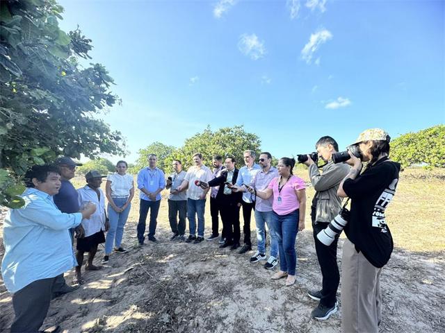 人民日报和巴西媒体联合采访拉开序幕