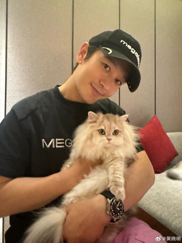 “我们在一起了❤️”,黄晓明官宣与叶珂恋情