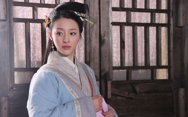 甘婷婷新片露肉镜头太多被投诉，尺度大儿童不宜，网友怒斥太荒唐