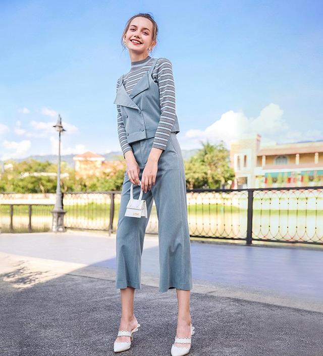 简约干练的职业套装穿搭 让你成为职场女神