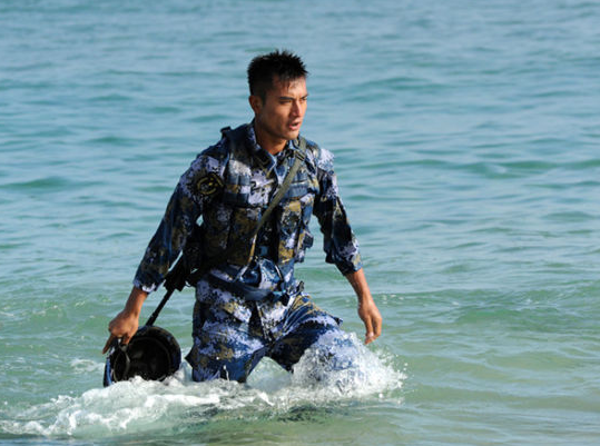 火蓝刀锋不愧是三大征兵剧之一，一个匕首，引来少林寺一个班参军