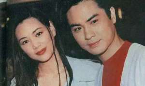 郑少秋的经典歌曲(【每日听首粤语歌】郑少秋、汪明荃经典贺年歌：诚颂各家福星高照寿延年)