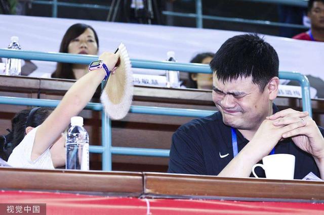 姚明女儿没有170？看站他身边168的范冰冰和172的撒贝宁就知道了