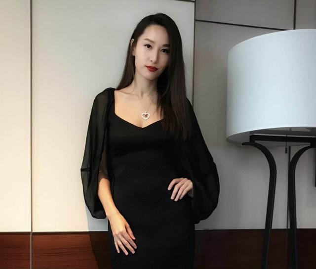 TVB前当家花旦徐子珊被曝复出，突然点赞网友留言，近况依旧成谜