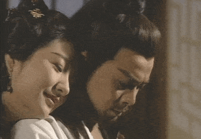 97版和03版乔峰放在一起，音乐一响，吹风机一动，差距就出来了