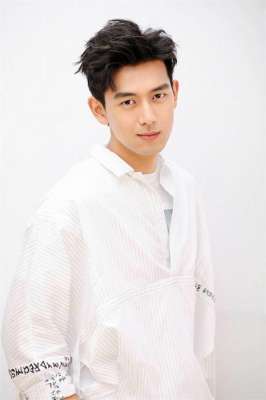 李现个人资料(李现结婚了吗女友是谁？李现是富二代吗父母是干什么的家境遭扒)