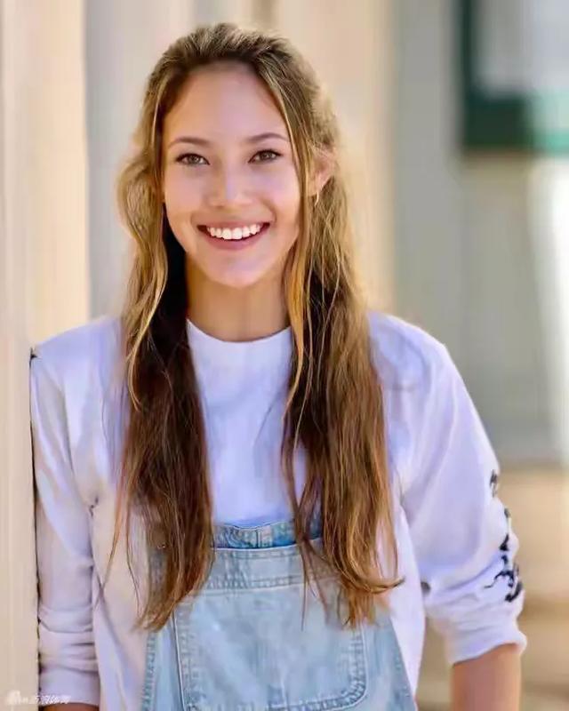 娜扎丁字裤外露，还怒怼网友管得宽，是“荡妇”，还是另有缘由？