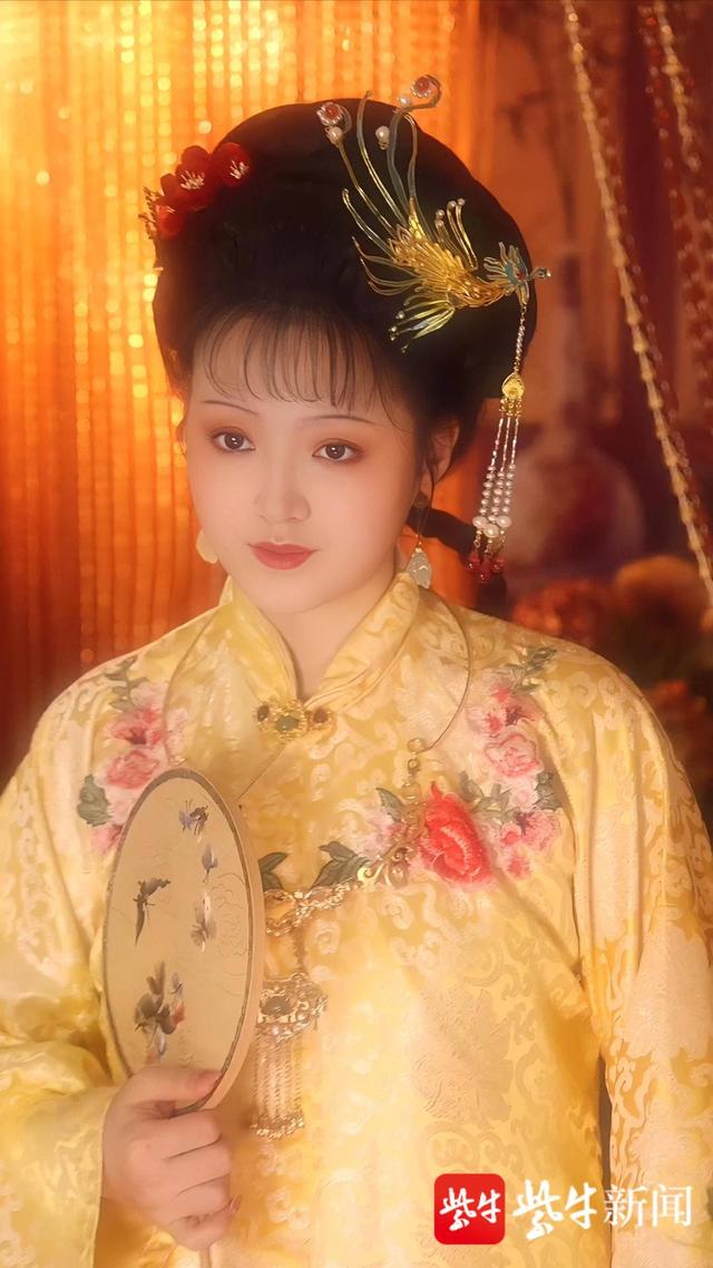 “不务正业”的95后医学生做美妆博主，一人演活一部《红楼梦》