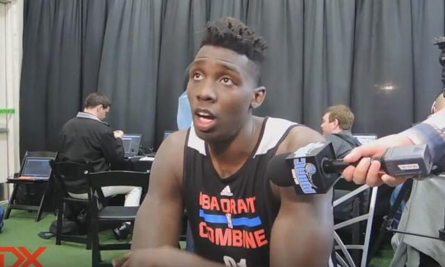 约基奇8年前坐稳首发后队友今何在？6人来过CBA 高圆圆正练习柔术