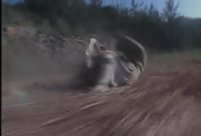 97版和03版乔峰放在一起，音乐一响，吹风机一动，差距就出来了