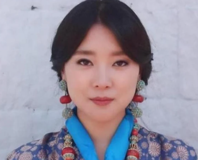 不丹老国王娶4个亲姐妹，个个肤白貌美丹凤眼，生下5颗耀眼明珠