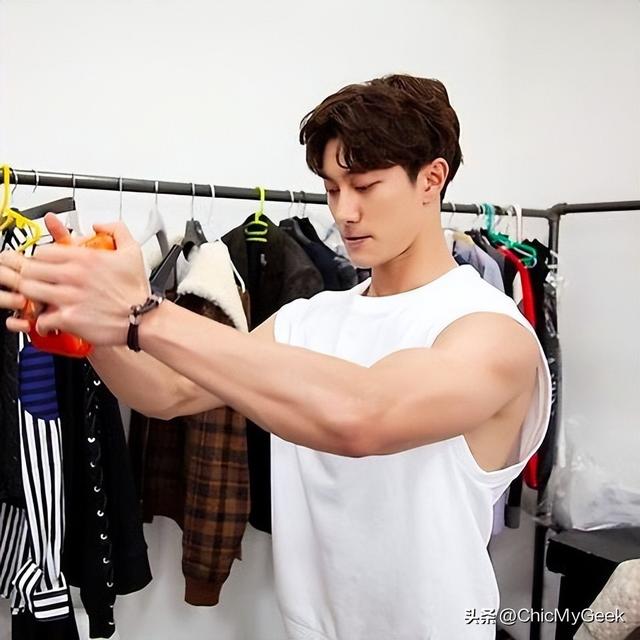 K-POP七大超强矮个男星!有这身材谁还在乎身高