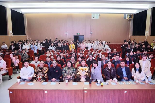 第十届秦腔艺术节“梨园大讲堂”开讲 ：李树建为戏曲“后备力量”解析艺术之路